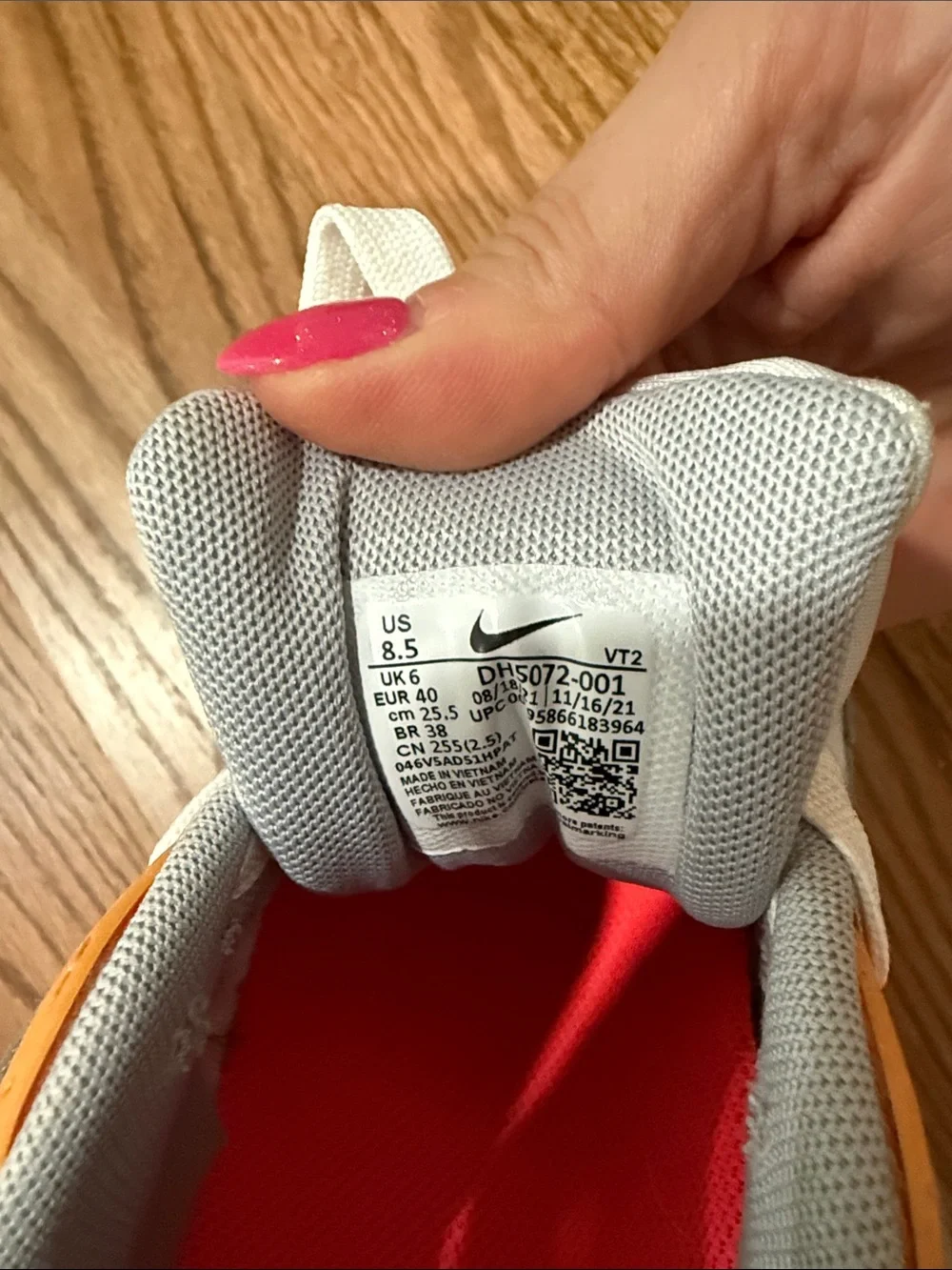 Nike Low-Top Sneakers in White, Gray & Orange